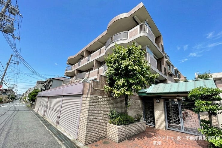 【外観】
■阪急御影駅 徒歩5分■御影郡家エリア■最上階・南東角住戸×山並みの眺望■2026年6月リフォーム済