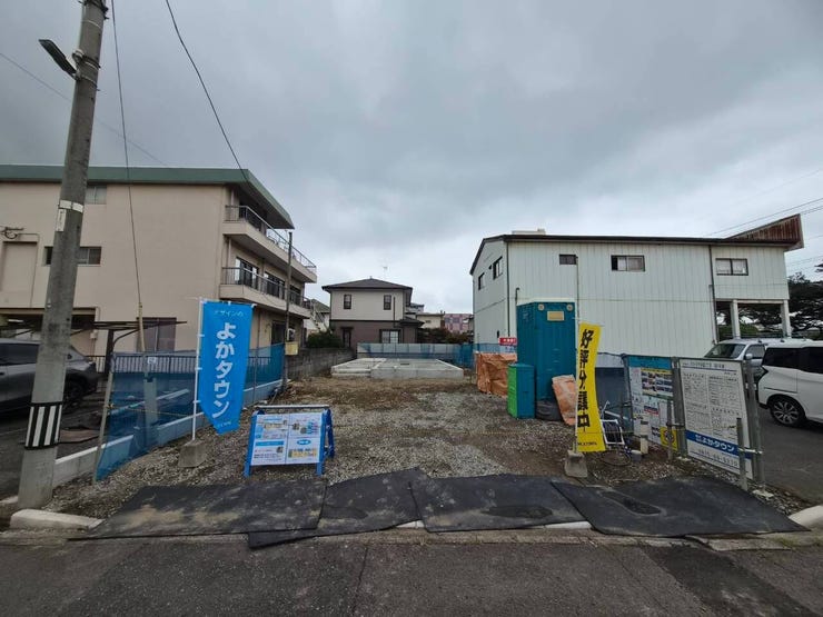【外観】
2026年11月完成予定です♪
同施工会社の物件も内覧可能!
実際の建物を見て、間取りや設備、仕様を確認してからご検討いただけます♪気になる方はお気軽にお問い合わせください!
