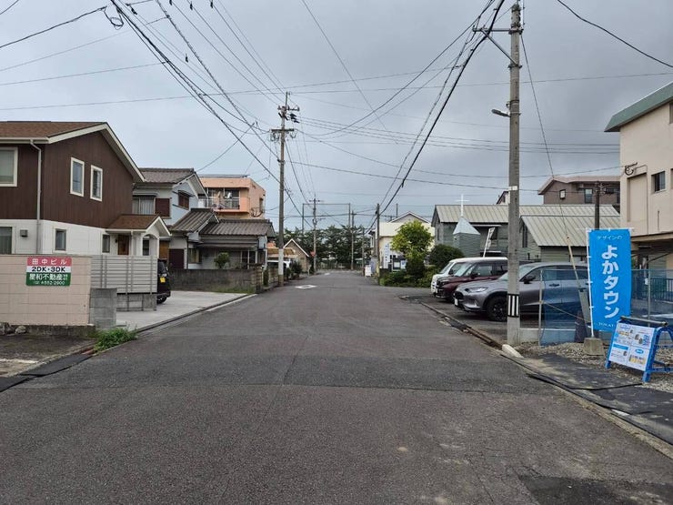 西側 公道となります。