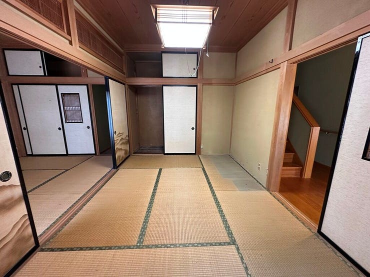 1階南東側和室6帖
隣の和室8帖とつなぐことができ広々利用