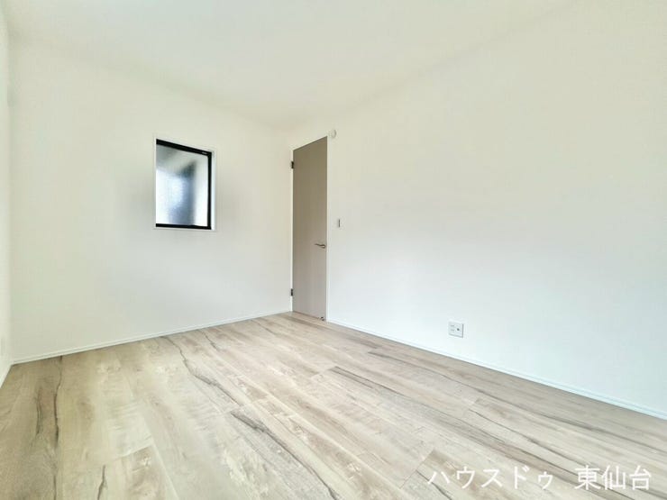 すっきりとした印象で、写真以上に広く感じられるお部屋です。
