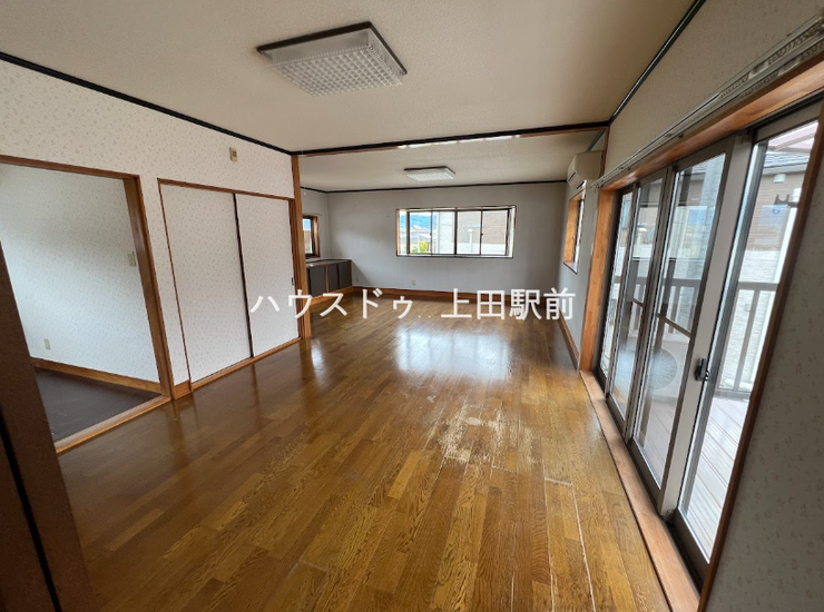 離れ