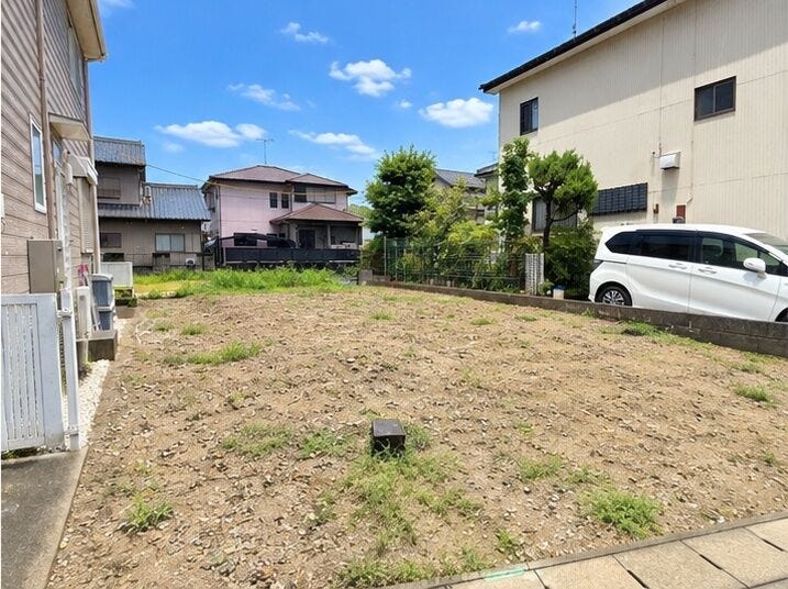 【通学しやすい立地】
布袋北小学校まで徒歩10分、布袋中学校までは徒歩16分と通学時間が短くなることで、子どもたちの負担も軽減♪
送り迎えもしやすく、子育て世帯にとって嬉しい住環境が整っています!
