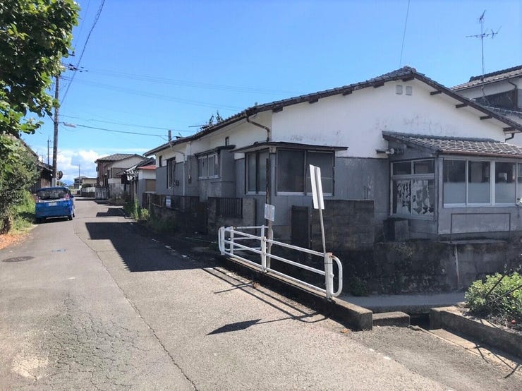 東側道路(南向き)