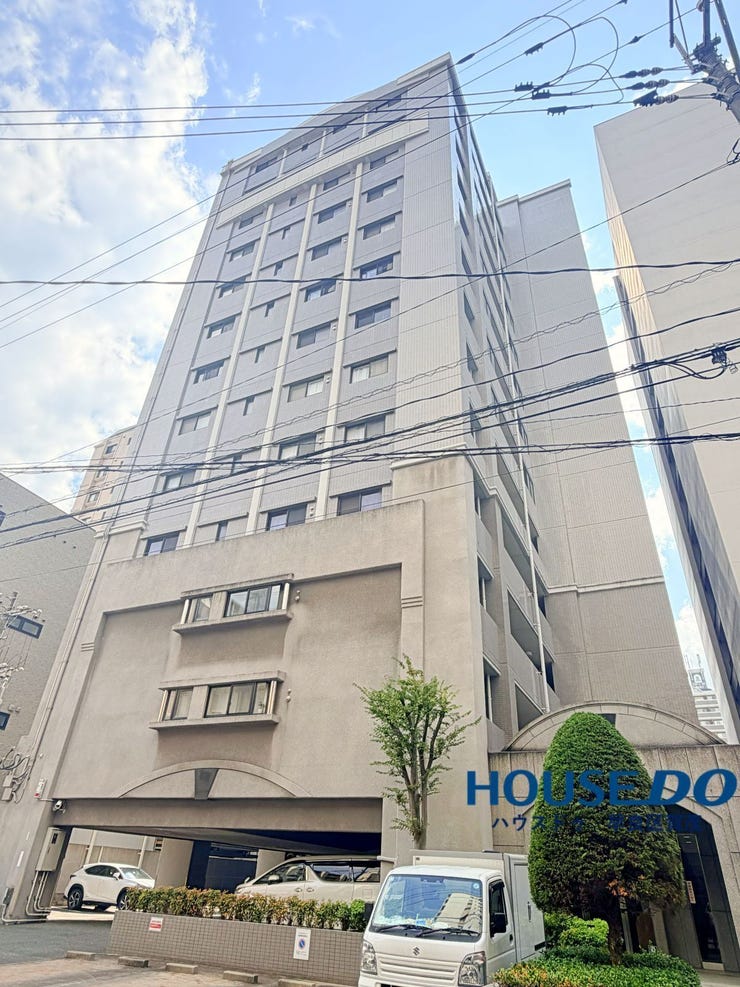 【外観】
平成6年3月築の13階建て
薬院センタービルが向かいにある
とても便利な立地にあります