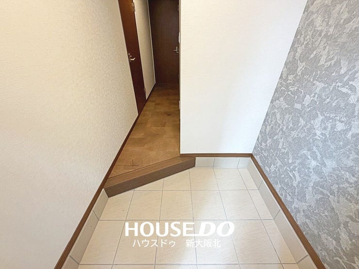 ■玄関から廊下へすっきりとつながる、シンプルで使いやすい動線!
■居室へ向かう生活動線が整理されており、玄関まわりも落ち着いた印象です!