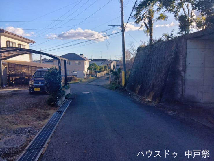 【前面道路含む現地写真】