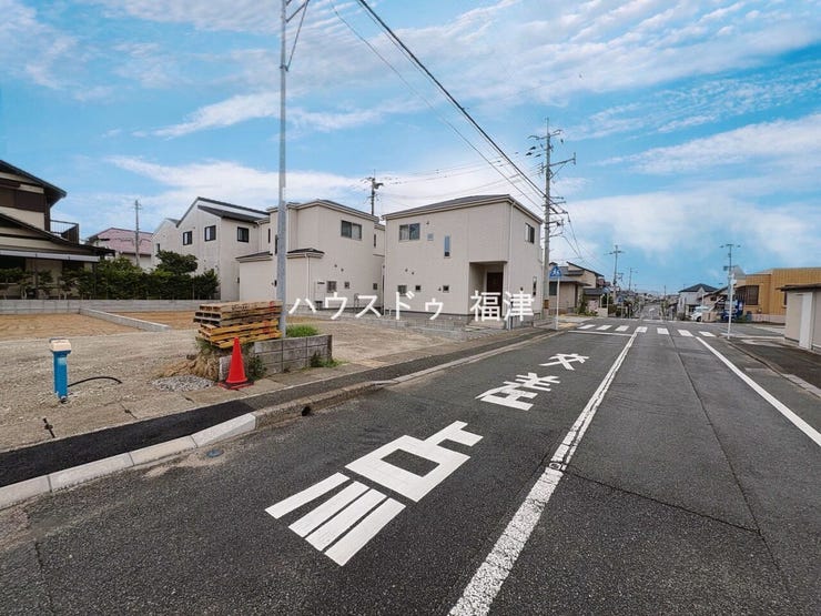 東福間駅まで徒歩2分!
日々の通勤・通学に便利な立地です♪
《福津市若木台1丁目 新築戸建》