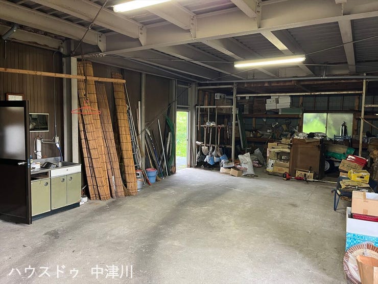 倉庫内