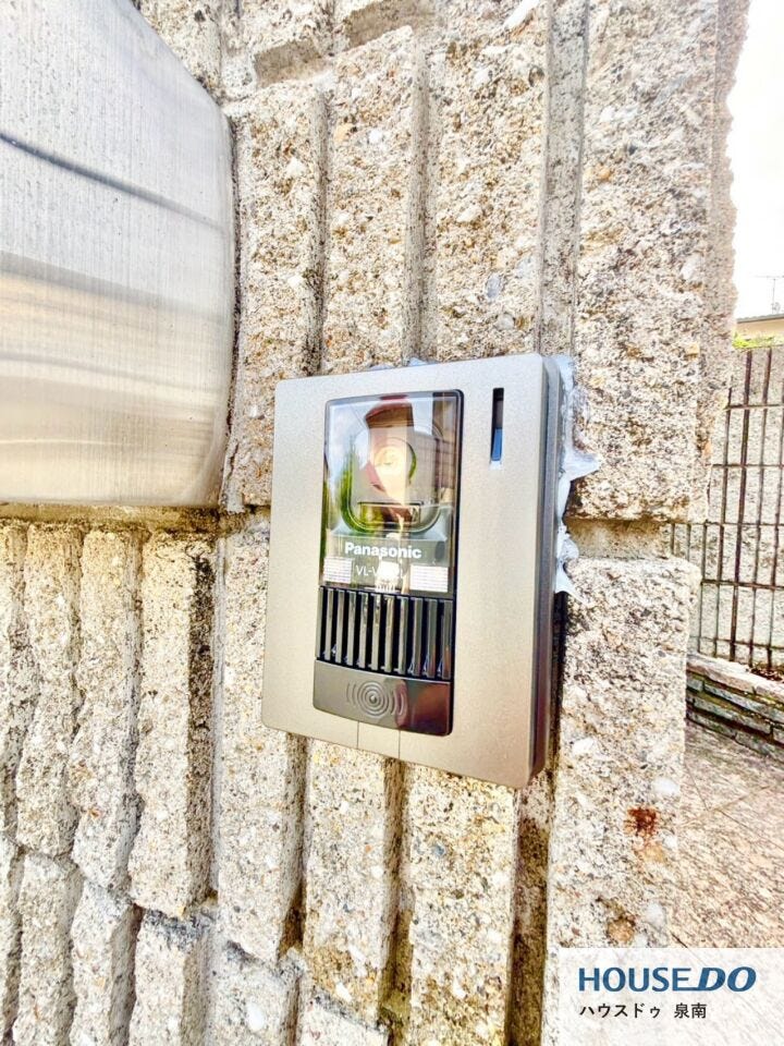 モニター付きインターホンを備えており、来訪者を確認できるため安心です♪