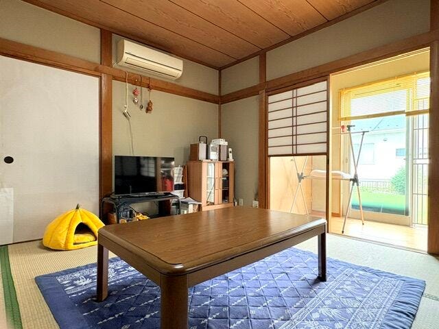 1階8畳の和室です