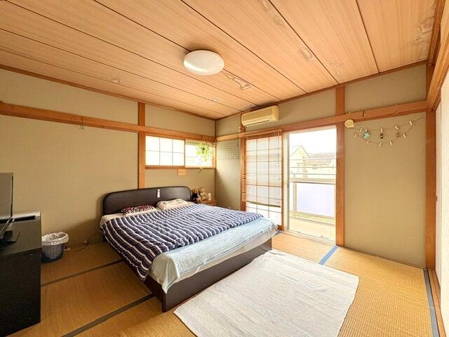 2階和室は8畳ございます
