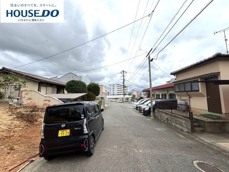 【最大120万円を助成♪子育て世帯市内引越し応援助成金(福岡市)対象物件】■東月隈小学校まで歩5分■駐車スペース3台分。お車の出し入れしやすい並列駐車。(9月8日撮影/造成前)