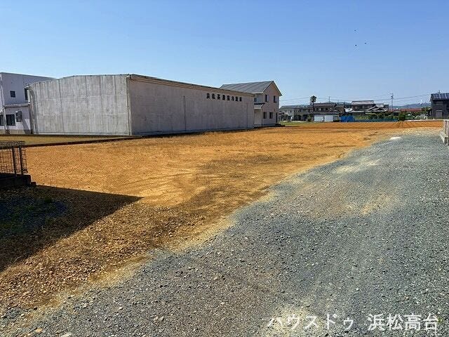 【外観】
【appearance】
約150坪の広大な敷地!周辺環境充実のエリアです。
是非お気軽にお問い合わせくださいませ♪