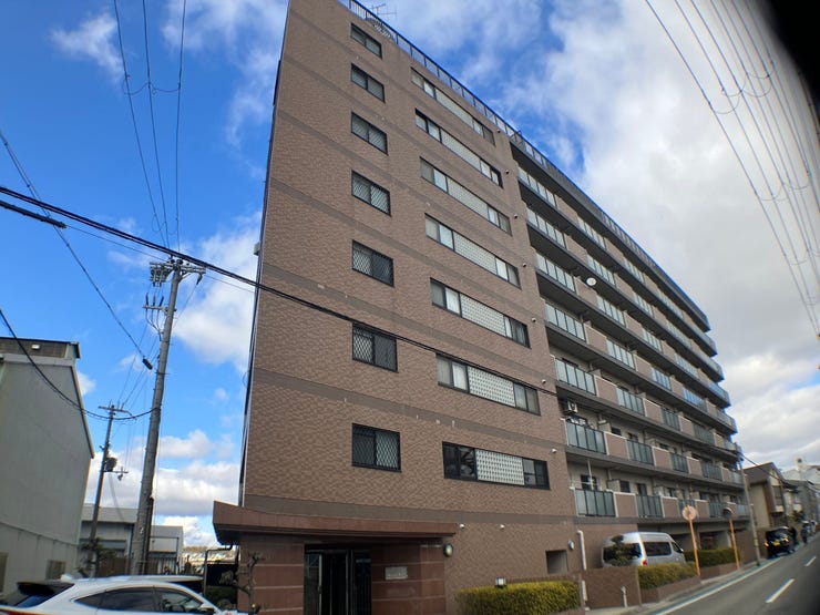 【外観】
室内リフォーム済
最上階のお部屋
明石海峡大橋・淡路島一望
3方向角部屋
小屋裏収納付き
戸建て感覚のポーチつき