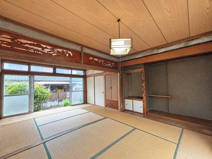 ※空室をイメージしCG加工したものです。
画像は実際の外観写真と間取り図から再現した「イメージ」で実際とは多少異なります。