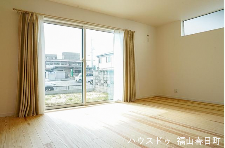 ■安らぎと笑顔の中心地■陽光が優しく降り注ぎ、会話が自然と弾む。ここでは、毎日が特別な時間へと変わります。