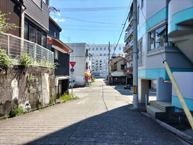 西側道路 北から南方向