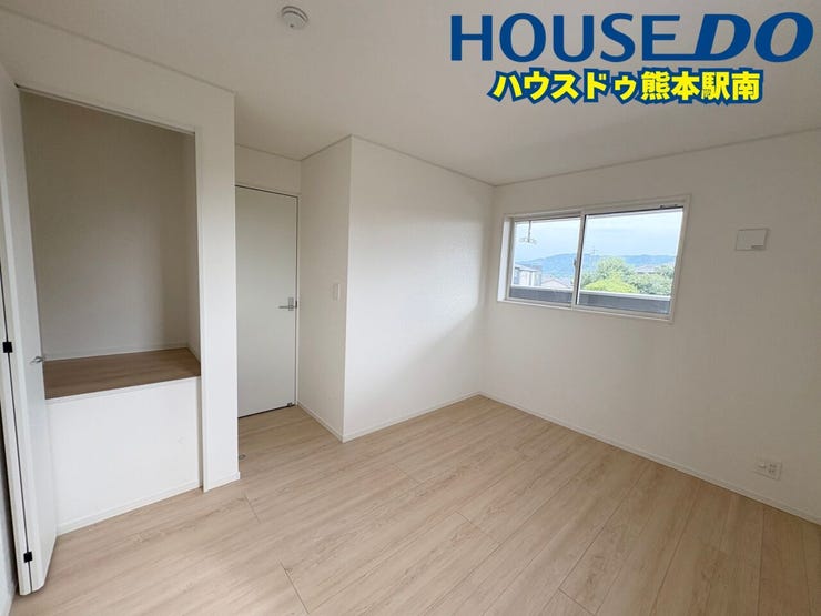 ■洋室6.5帖
・自分だけの時間を楽しめる、6.5帖のプライベート空間。
・お気に入りの家具やインテリアを取り入れて、落ち着ける自分好みの一室に仕上げられます。