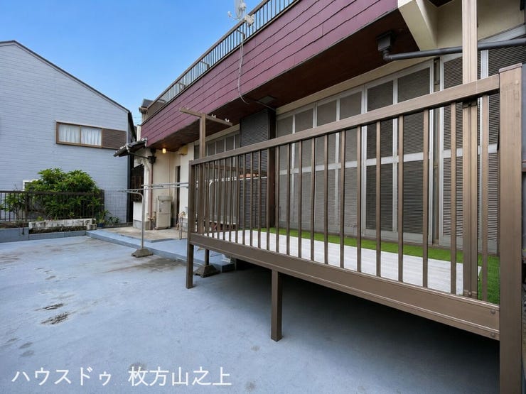 ゆとりあるテラススペース。室内から気軽に出入りでき、多用途に活用できます。