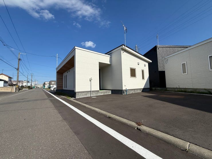 ■間口も広く、段差も低いのでお車の出し入れが容易です!