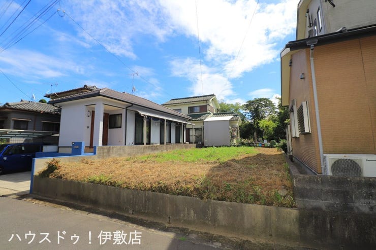 春山町 売土地 【外観写真】
敷地のクローズアップ写真です。現況は更地のため、購入後の解体費用がかからずスムーズに着工へと進めます。