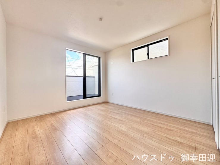■2階6.9帖洋室■寝室、書斎、趣味の部屋。家族の成長やライフスタイルに合わせ、様々な使い方ができる快適な空間です。