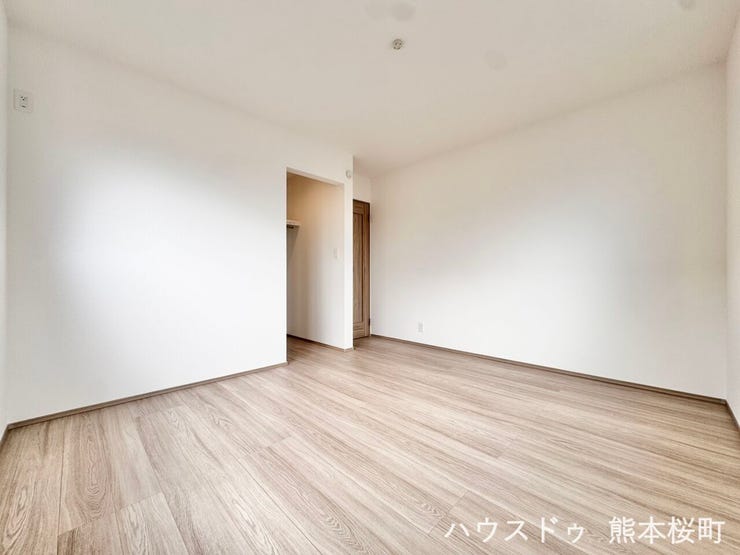 ■2階7.25帖洋室■心からリラックスできる静けさ、上質な眠りで、毎日をリセットします。明日への活力を養う空間です。
