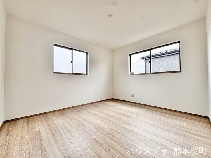 ■2階7.25帖洋室■心からリラックスできる静けさ、上質な眠りで、毎日をリセットします。明日への活力を養う空間です。