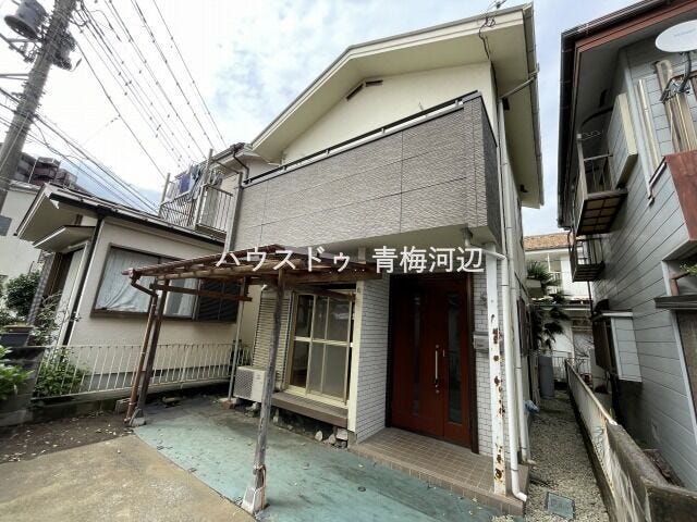 【外観】
閑静な住宅街にある3LDKの中古戸建です。徒歩圏内に生活施設が充実していて新生活を安心してスタートできます。