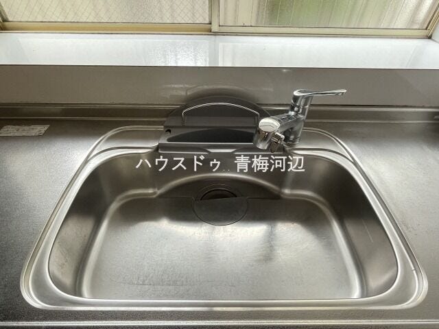 シンク:たくさんの食器もゆとりを持って洗うことができます。