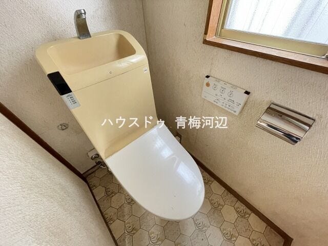 トイレ:寒い日でも座るところが冷たくないのはうれしいですね。年間通して快適にお使いいただけます。