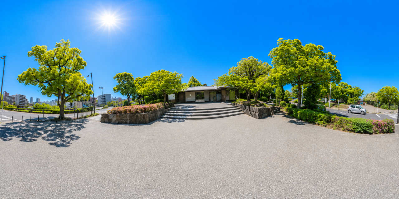 【白鳥庭園】