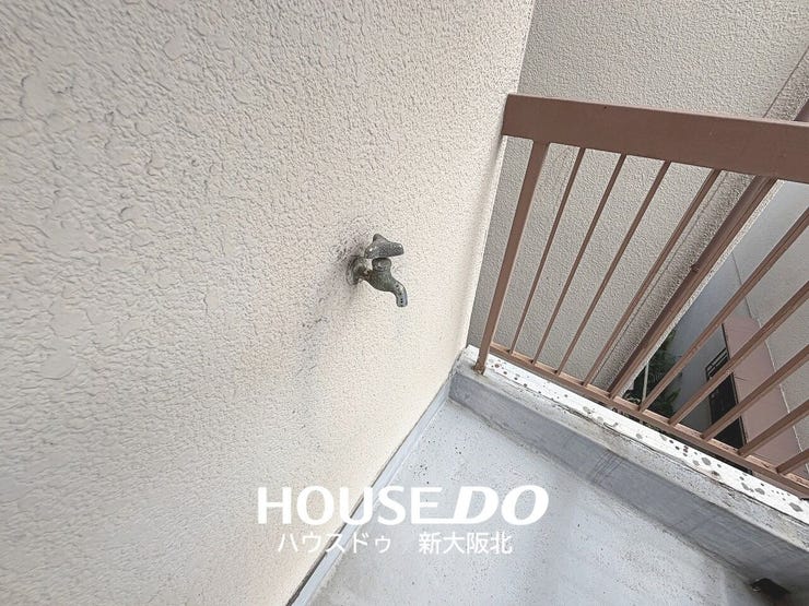 ■バルコニーにも水栓を設置♪お掃除やちょっとした水洗いなど、日々のお手入れに重宝します!