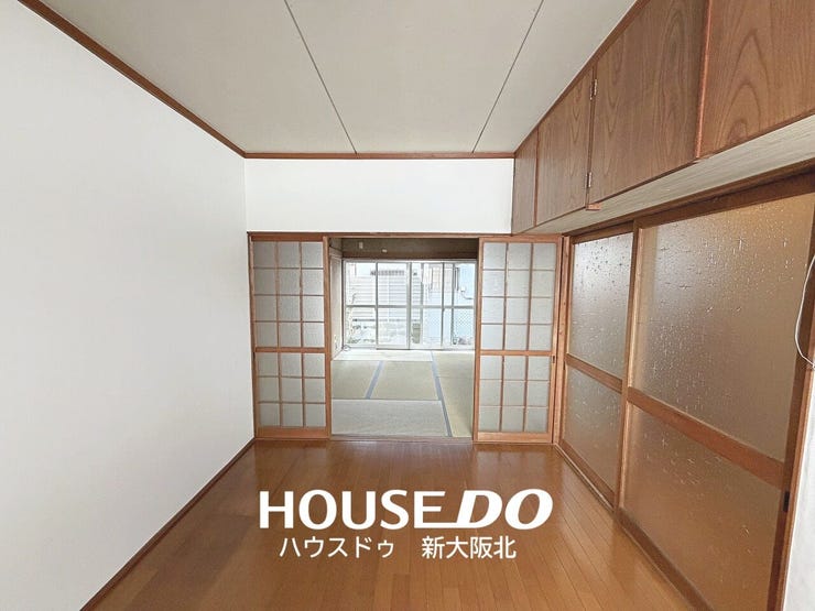 ■リビングに面したお部屋は、扉を開ければ広々としたリビングとしてお使いいただけます!
■ご家族の人数やライフスタイルに合わせてお部屋の用途を使い分けていただくことができますよ!