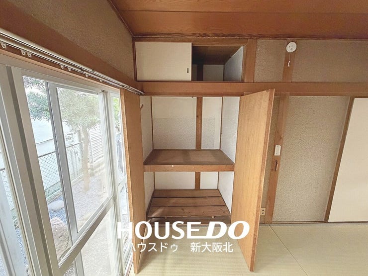 ■押し入れは奥行きがあるので、季節ものの家電や寝具もスッキリと収納できます!