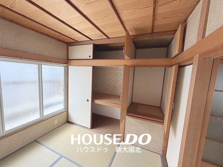 ■押入れに加えて天袋も備えた収納力のある和室♪お布団や季節物もしっかり収納でき、お部屋を広く使えます!