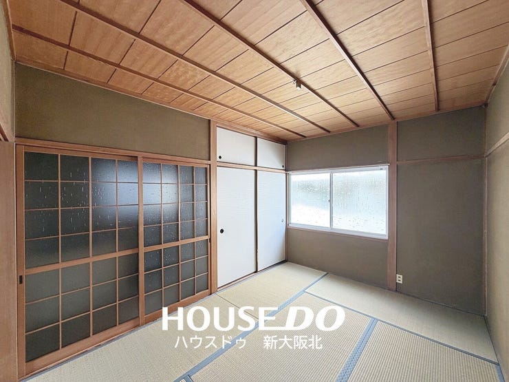 ■2階東側和室6帖
■全居室収納付き!
■お部屋がスッキリ片付くだけでなく、新しく収納棚を買い足す必要がないので、初期費用が抑えられそうですね!