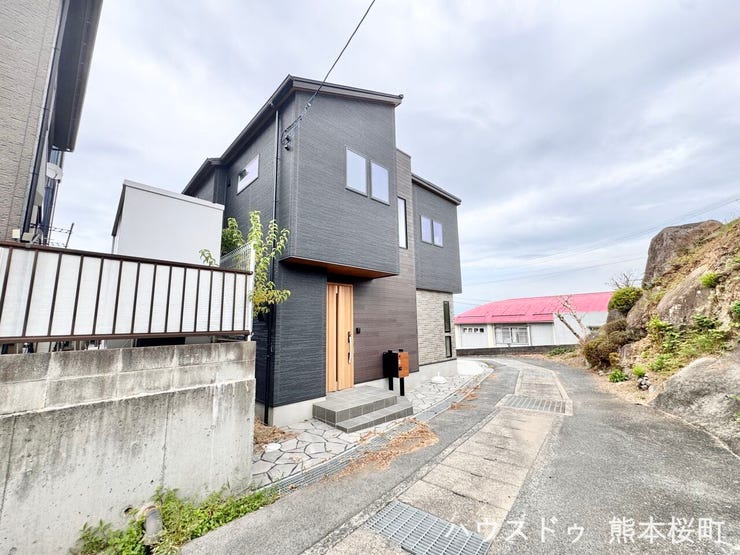 ■理想を叶える新しい暮らしの舞台■高いデザイン性と機能性を兼ね備えた住まい。ここで、家族の新しい物語が始まります。