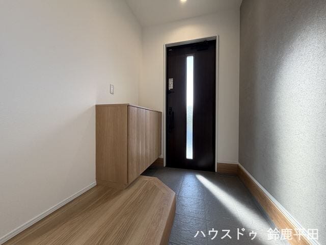 土間とホール部分がゆったりとしている奥行きのある玄関です。