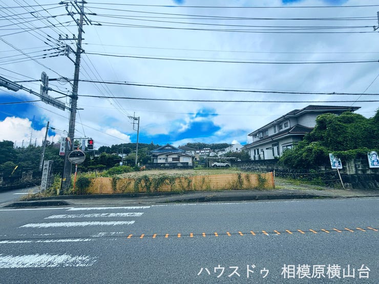 現況更地となっており、解体費用をかけずにスムーズに建築へ着手していただけます。即引渡しも可能なため、お早めの計画を進めたい方にも最適です。