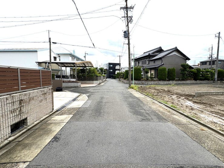 北側前面道路