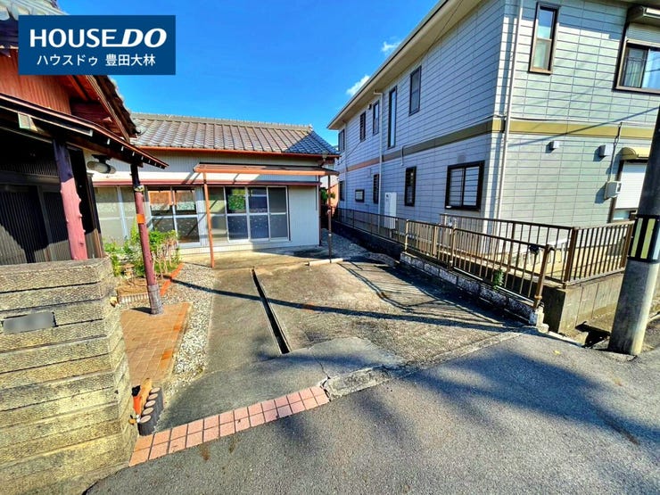 *駒場小学校・前林中学校*
見るだけ聞くだけOK!【お気軽に資料請求!不動産のことならなんでも/ハウスドゥ豊田大林】