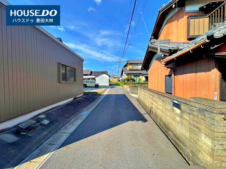 *駒場小学校・前林中学校*
見るだけ聞くだけOK!【お気軽に資料請求!不動産のことならなんでも/ハウスドゥ豊田大林】