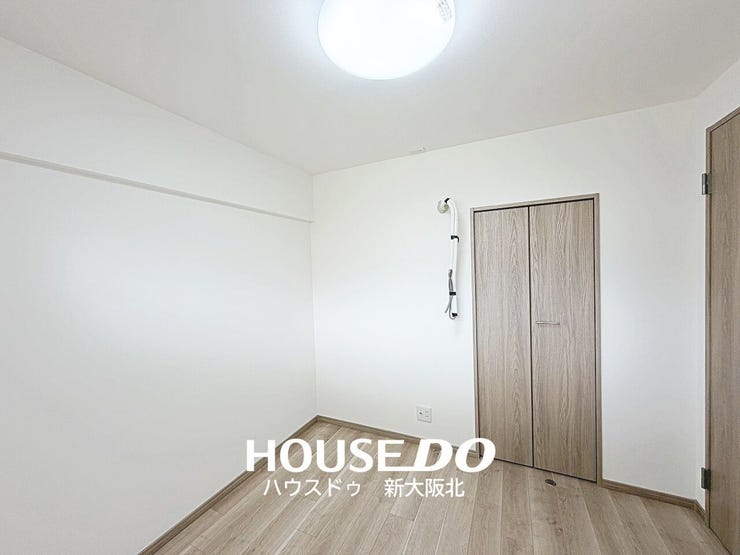 ■こちらはリビングを通らずに入室できる独立性の高いお部屋です!
■書斎や趣味のスペースとしてもお使いいただけますよ!