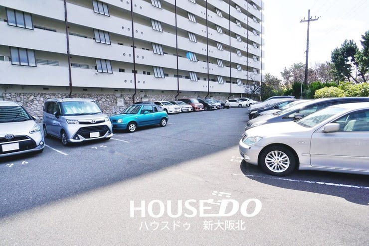 ■平面駐車場は高さ制限に悩む心配もないく、機械式のように出庫までの時間もかからない為とても便利ですよ!
■最新の空き状況をお調べいたしますので、お気軽にお問い合わせくださいませ!