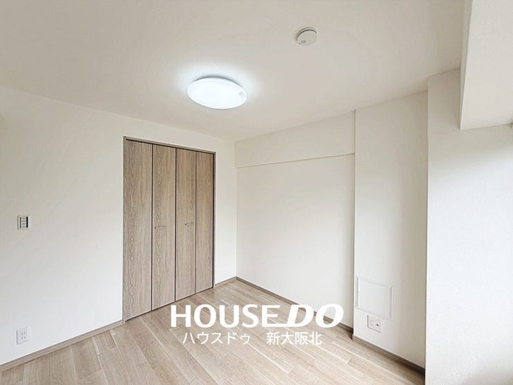 ■子供部屋や寝室などにお使いいただける洋室が3部屋ございます!
■フローリングは、飲み物などをこぼしてもサッとひと吹きで汚れがとれるのでお掃除が楽々です!
