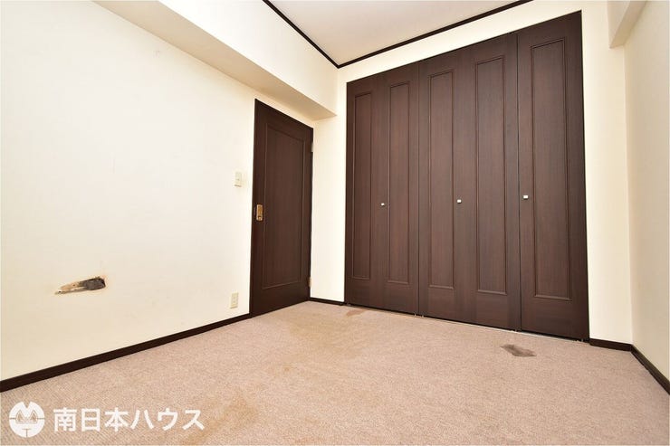 稲荷町 ライオンズマンション稲荷町 【洋室】共有部廊下側に面した洋室です！全居室収納付きでお部屋を有効に利用できます♪