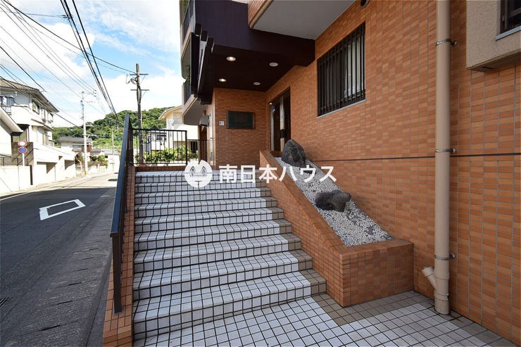 稲荷町 ライオンズマンション稲荷町 【ライオンズマンション稲荷町のエントランス】
