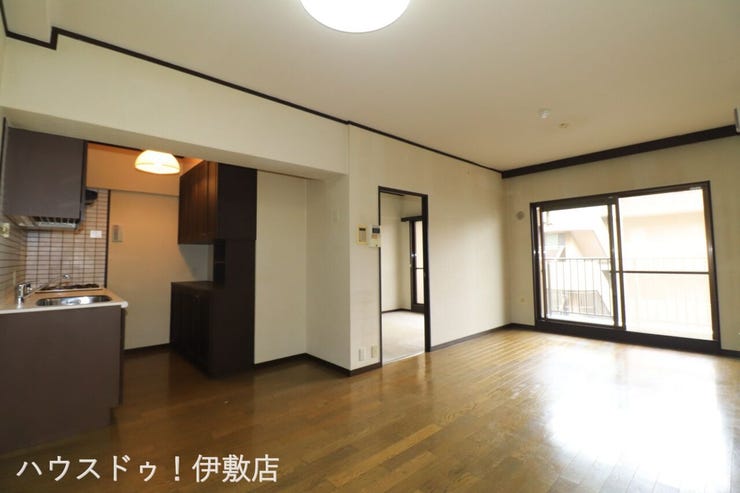 【リビング】
住宅ローン返済例
月々24,763円 ボーナスなし
借入額1080万 頭金なし
鹿児島銀行、年利1.35%(変動金利、定率型)期間50年
金利等の情報は2026年9月時点